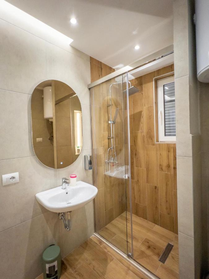 Pin Apartments Тирана Екстериор снимка